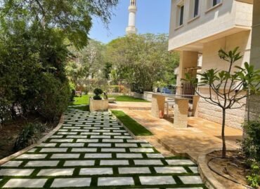 b7525478-47bd-4b8c-bdbb-d53ebd399c5b-370x270